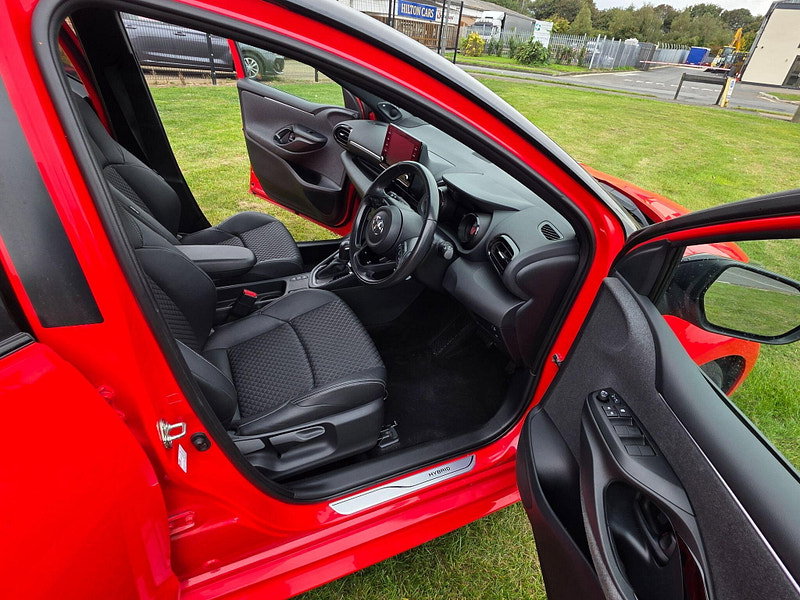 Toyota Yaris 1.5 VVT-h Launch Edition Hatchback 5dr Petrol Hybrid E-CVT Euro 6 (s/s) (116 ps)