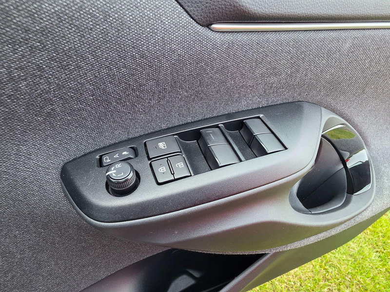 Toyota Yaris 1.5 VVT-h Launch Edition Hatchback 5dr Petrol Hybrid E-CVT Euro 6 (s/s) (116 ps)