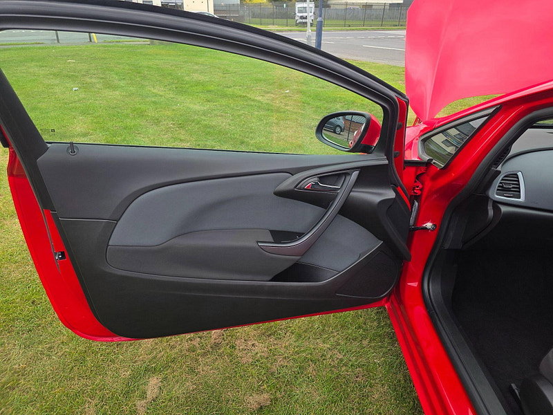 Vauxhall Astra GTC 1.4i Turbo Sport Coupe 3dr Petrol Manual Euro 6 (s/s) (120 ps)
