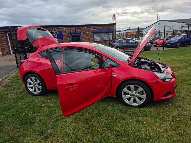 Vauxhall Astra GTC 1.4i Turbo Sport Coupe 3dr Petrol Manual Euro 6 (s/s) (120 ps)