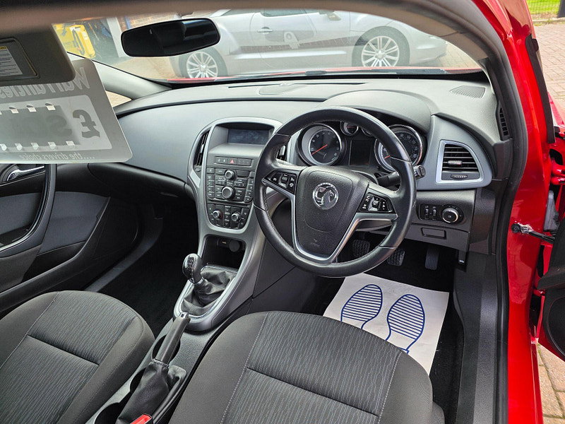 Vauxhall Astra GTC 1.4i Turbo Sport Coupe 3dr Petrol Manual Euro 6 (s/s) (120 ps)
