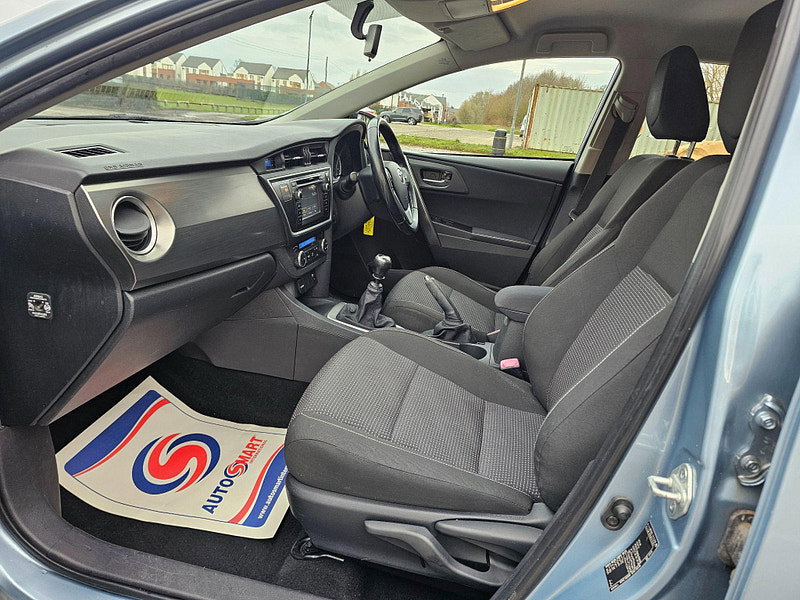 Toyota Auris 1.33 Dual VVT-i Icon Euro 5 (s/s) 5dr