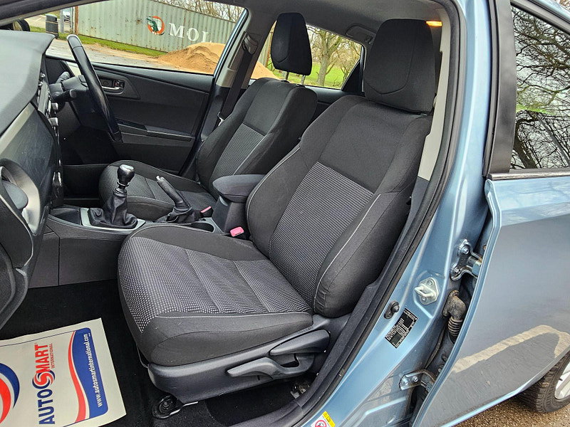Toyota Auris 1.33 Dual VVT-i Icon Euro 5 (s/s) 5dr