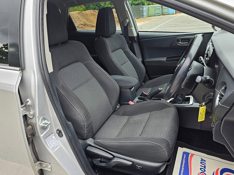 Toyota Auris 1.4 D-4D Icon Plus Euro 5 (s/s) 5dr