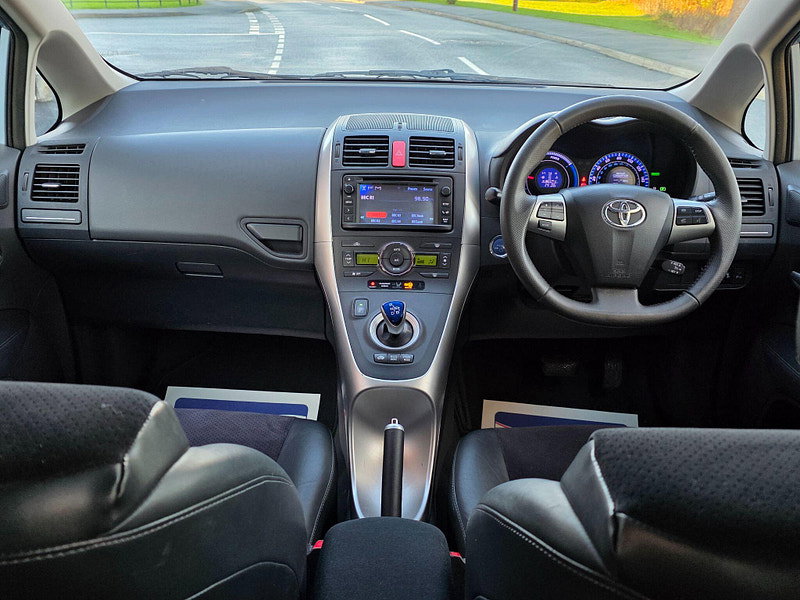 Toyota Auris 1.8 VVT-h T Spirit CVT Euro 5 (s/s) 5dr