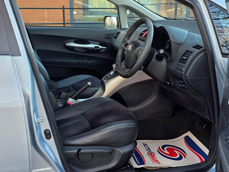 Toyota Auris 1.8 VVT-h T Spirit CVT Euro 5 (s/s) 5dr