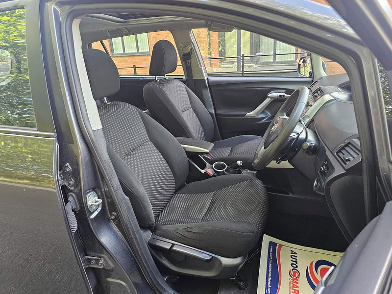 Toyota Verso 2.2 D-CAT T Spirit Auto Euro 5 5dr