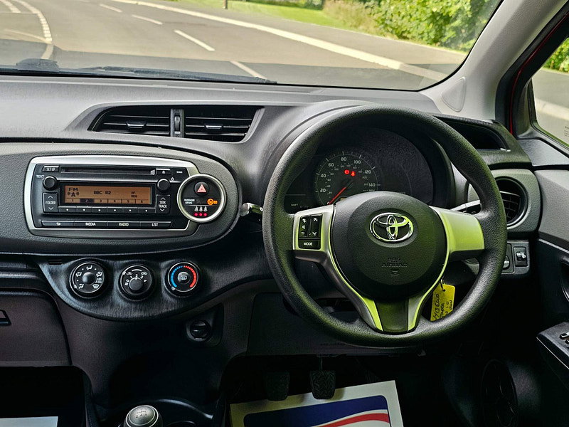 Toyota Yaris 1.0 VVT-i T2 Euro 5 3dr