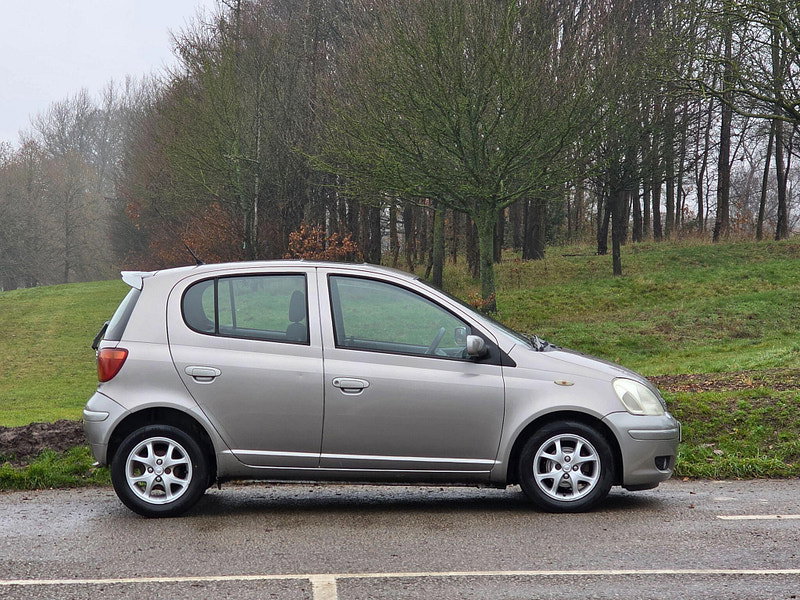 Toyota Yaris 1.3 VVT-i Colour Collection 5dr
