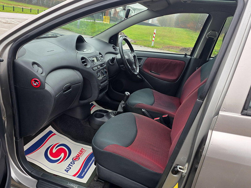 Toyota Yaris 1.3 VVT-i Colour Collection 5dr