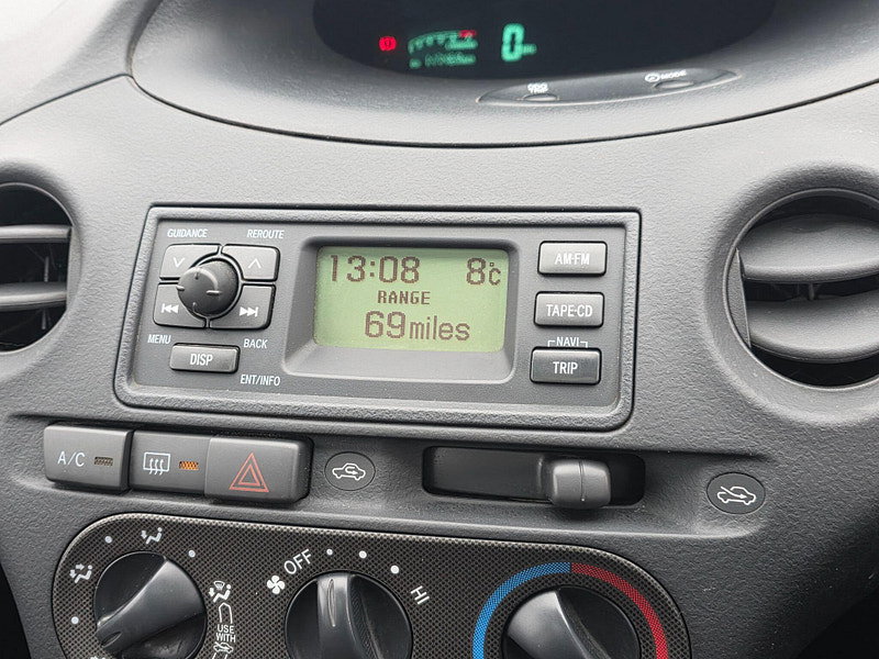 Toyota Yaris 1.3 VVT-i Colour Collection 5dr