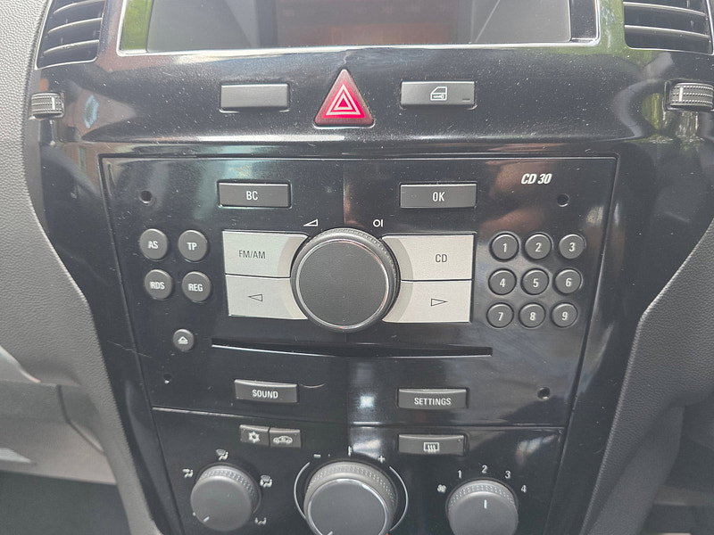 Vauxhall Zafira 1.6 16V Design MPV 5dr Petrol Manual Euro 4 (115 ps)