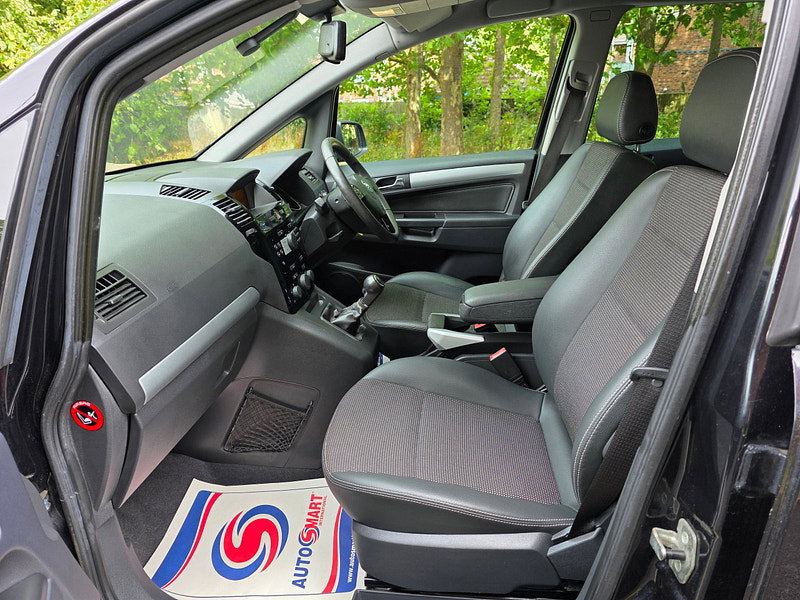 Vauxhall Zafira 1.6 16V Design MPV 5dr Petrol Manual Euro 4 (115 ps)