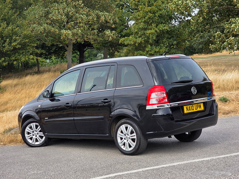 Vauxhall Zafira 1.6 16V Design MPV 5dr Petrol Manual Euro 4 (115 ps)