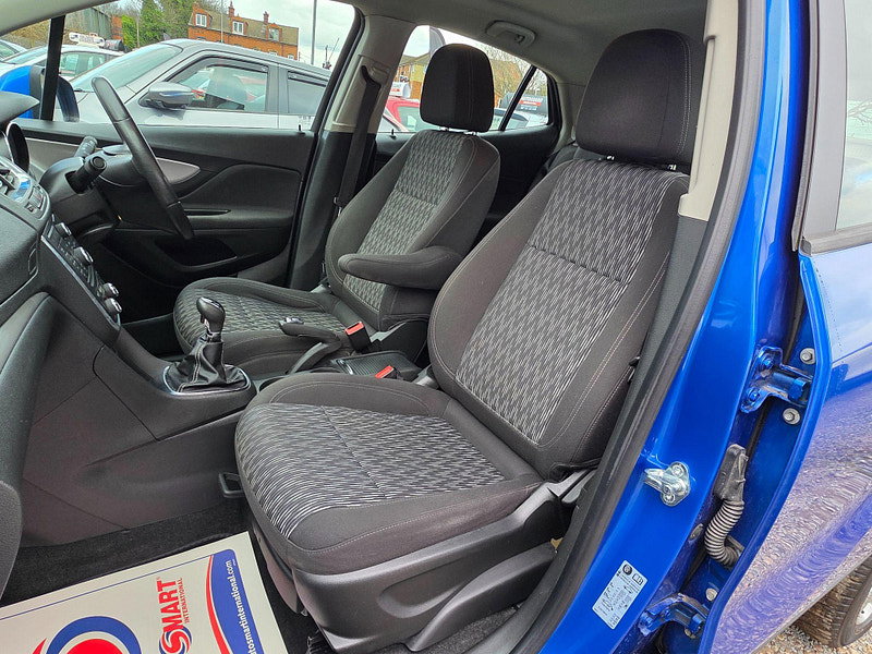 Vauxhall Mokka 1.7 CDTi Exclusiv 4WD Euro 5 (s/s) 5dr