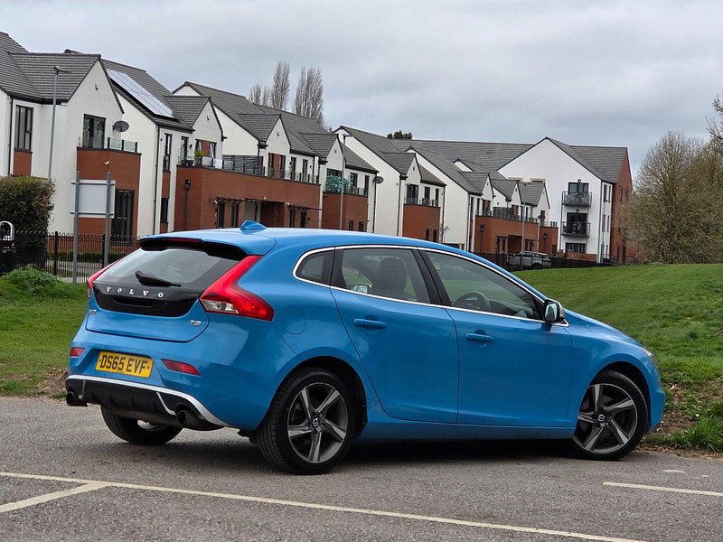 Volvo V40 2.0 T2 R-Design Euro 6 (s/s) 5dr