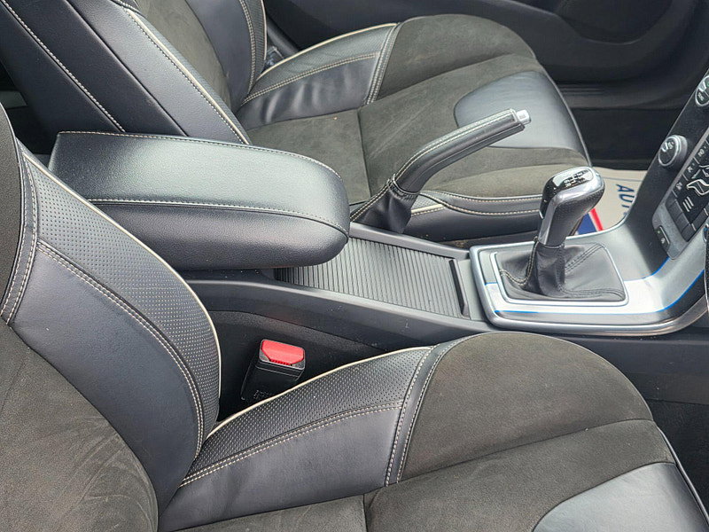 Volvo V40 2.0 T2 R-Design Euro 6 (s/s) 5dr