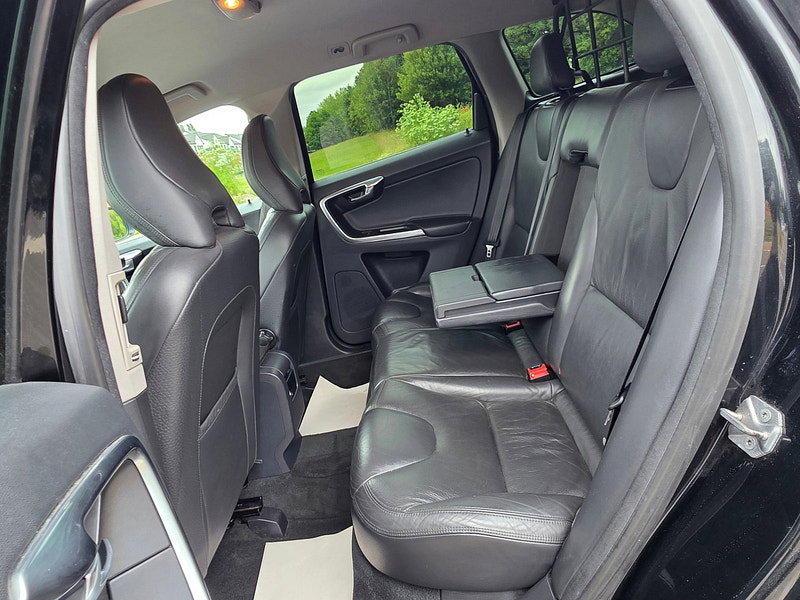 Volvo XC60 2.4 D5 SE Lux Nav Geartronic AWD Euro 5 5dr
