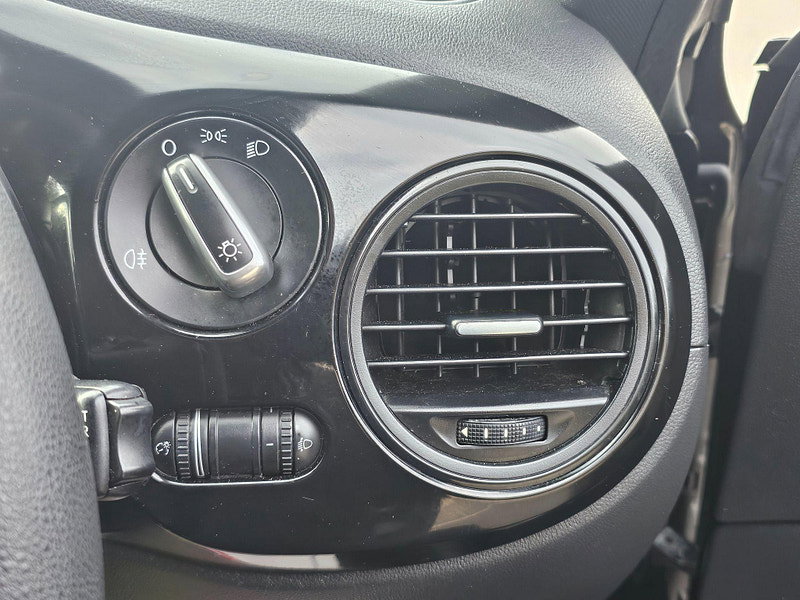 Volkswagen Beetle 1.6 TDI BlueMotion Tech Euro 5 (s/s) 3dr