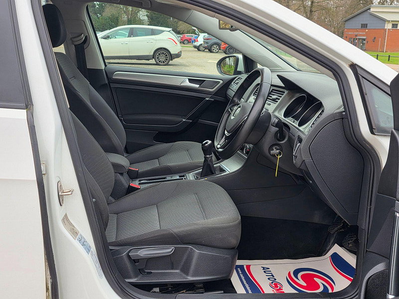Volkswagen Golf 1.6 TDI BlueMotion Tech Match Euro 5 (s/s) 5dr