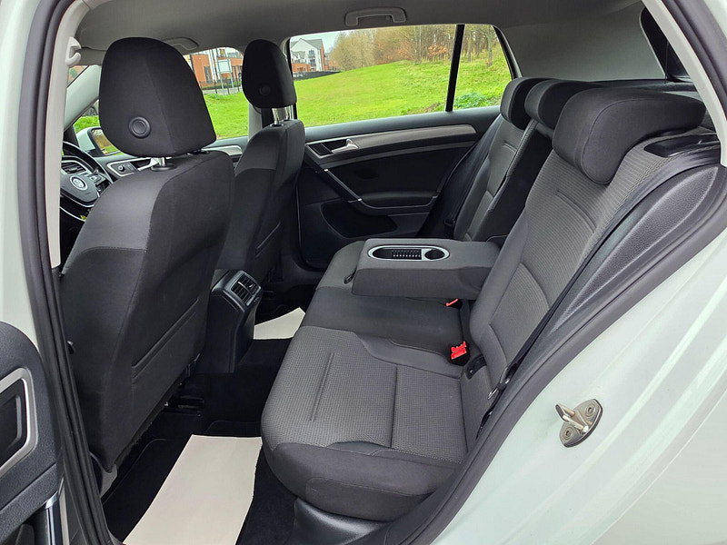 Volkswagen Golf 1.6 TDI BlueMotion Tech Match Euro 5 (s/s) 5dr