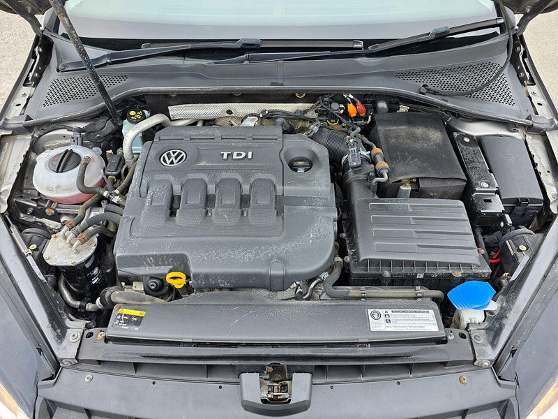 Volkswagen Golf 1.6 TDI BlueMotion Tech SE Euro 5 (s/s) 5dr