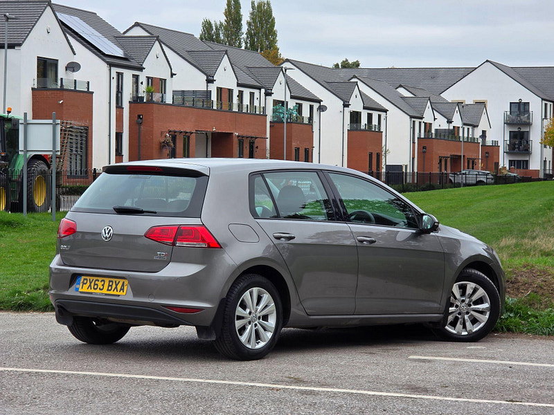 Volkswagen Golf 1.6 TDI BlueMotion Tech SE Euro 5 (s/s) 5dr