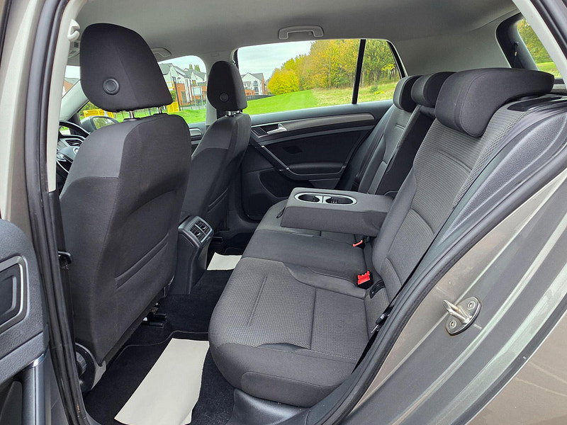 Volkswagen Golf 1.6 TDI BlueMotion Tech SE Euro 5 (s/s) 5dr