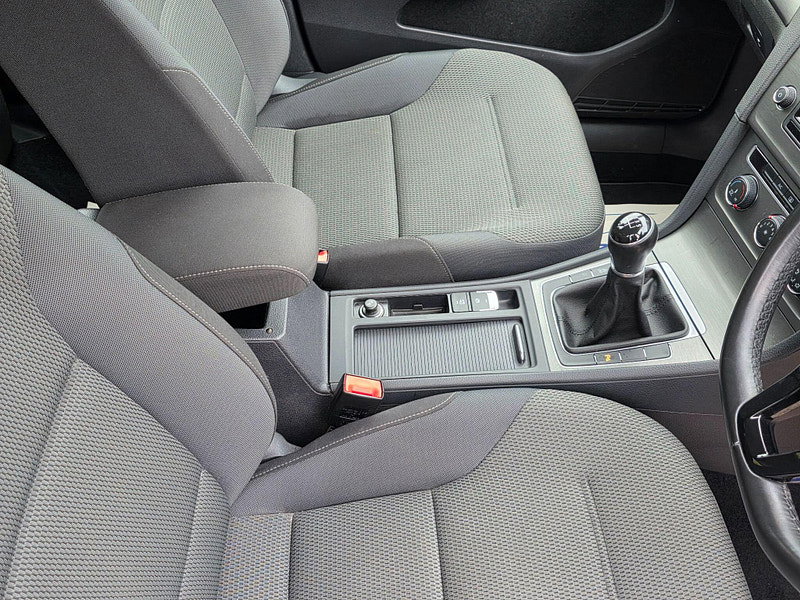 Volkswagen Golf 1.6 TDI BlueMotion Tech SE Euro 5 (s/s) 5dr