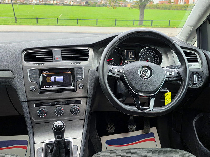 Volkswagen Golf 1.6 TDI BlueMotion Tech SE Euro 5 (s/s) 5dr