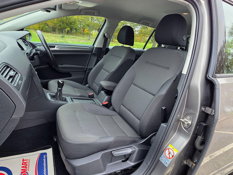 Volkswagen Golf 1.6 TDI BlueMotion Tech SE Euro 5 (s/s) 5dr