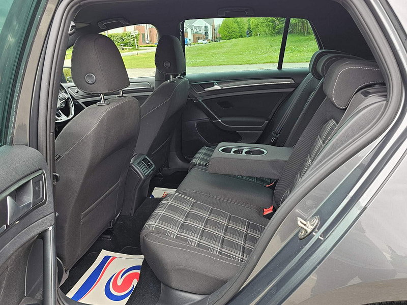 Volkswagen Golf 2.0 TDI GTD BlueLine Euro 6 (s/s) 5dr