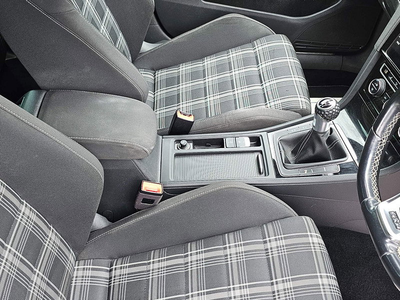 Volkswagen Golf 2.0 TDI GTD BlueLine Euro 6 (s/s) 5dr