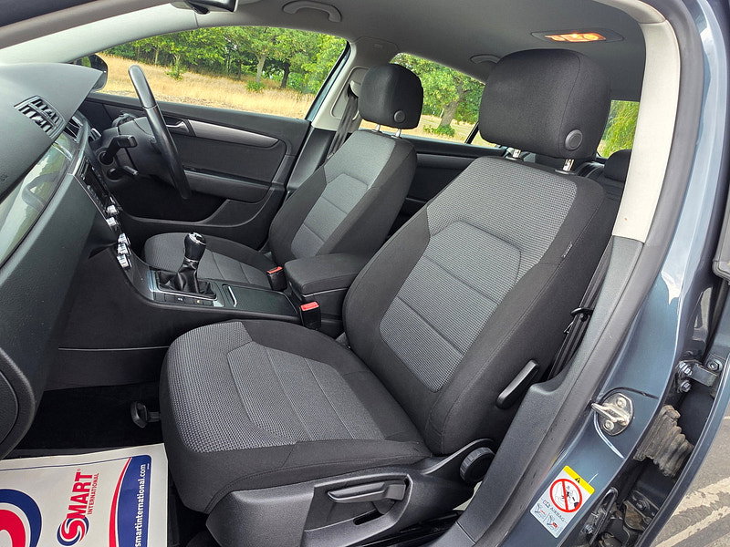 Volkswagen Passat 2.0 TDI BlueMotion Tech Highline Saloon 4dr Diesel Manual Euro 5 (s/s) (140 ps)