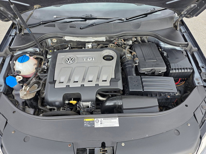 Volkswagen Passat 2.0 TDI BlueMotion Tech Highline Saloon 4dr Diesel Manual Euro 5 (s/s) (140 ps)