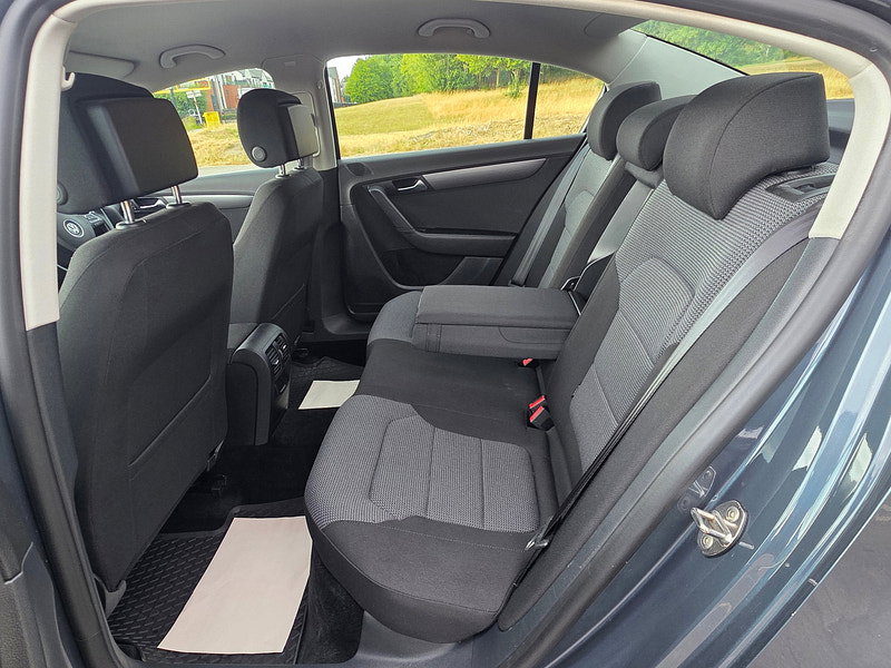 Volkswagen Passat 2.0 TDI BlueMotion Tech Highline Saloon 4dr Diesel Manual Euro 5 (s/s) (140 ps)