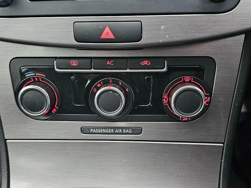 Volkswagen Passat 2.0 TDI BlueMotion Tech SE DSG Euro 5 (s/s) 5dr