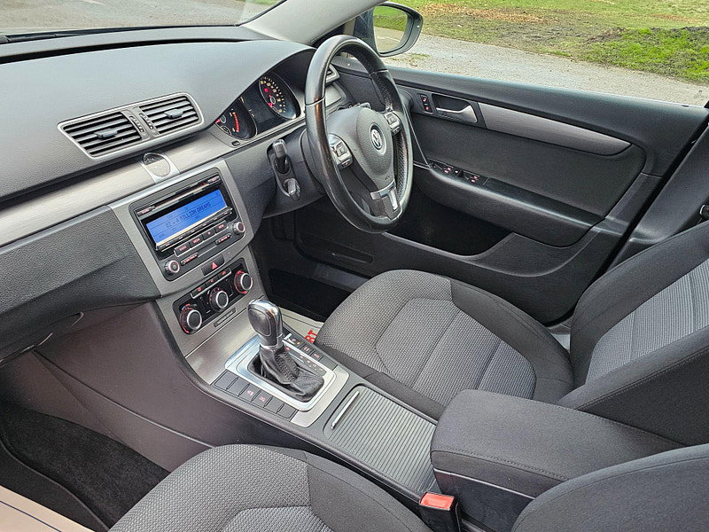 Volkswagen Passat 2.0 TDI BlueMotion Tech SE DSG Euro 5 (s/s) 5dr