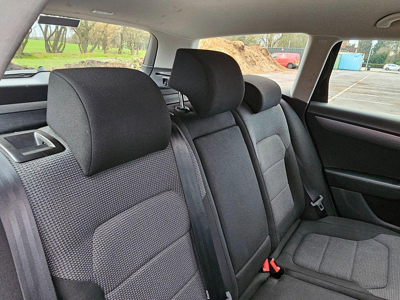 Volkswagen Passat 2.0 TDI BlueMotion Tech SE DSG Euro 5 (s/s) 5dr