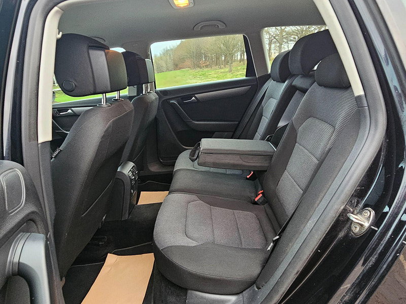 Volkswagen Passat 2.0 TDI BlueMotion Tech SE DSG Euro 5 (s/s) 5dr