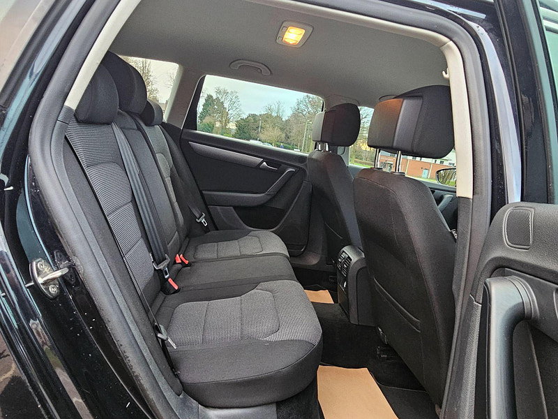 Volkswagen Passat 2.0 TDI BlueMotion Tech SE DSG Euro 5 (s/s) 5dr