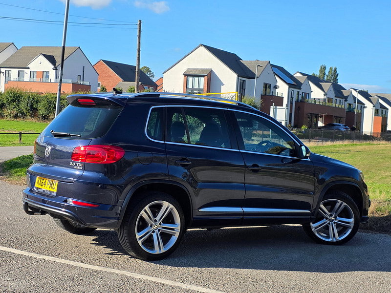 Volkswagen Tiguan 2.0 TDI BlueMotion Tech R-Line SUV 5dr Diesel Manual 4WD Euro 5 (s/s) (Nav) (177 ps)