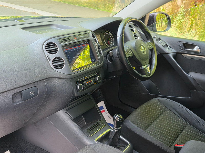 Volkswagen Tiguan 2.0 TDI BlueMotion Tech SE 4WD Euro 5 (s/s) 5dr