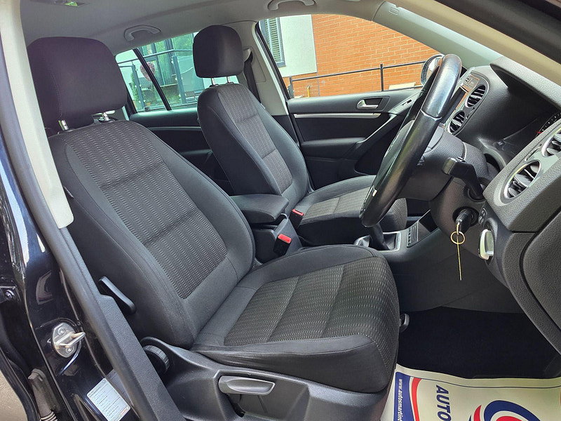 Volkswagen Tiguan 2.0 TDI BlueMotion Tech SE 4WD Euro 5 (s/s) 5dr