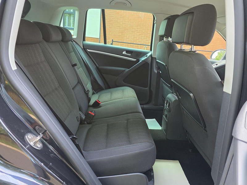 Volkswagen Tiguan 2.0 TDI BlueMotion Tech SE 4WD Euro 5 (s/s) 5dr