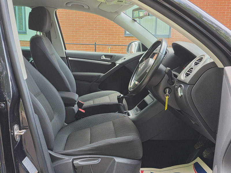 Volkswagen Tiguan 2.0 TDI BlueMotion Tech SE 4WD Euro 5 (s/s) 5dr