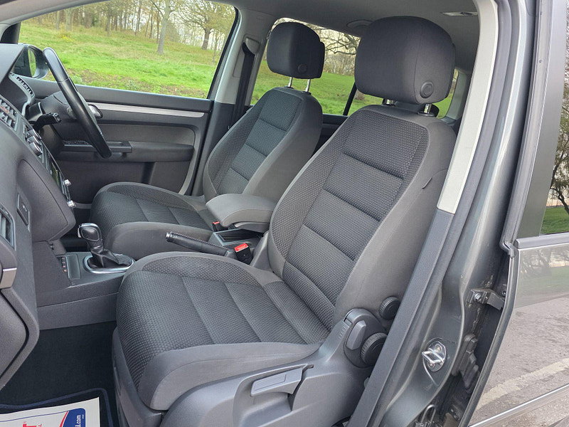 Volkswagen Touran 2.0 TDI BlueMotion Tech SE DSG Euro 5 (s/s) 5dr