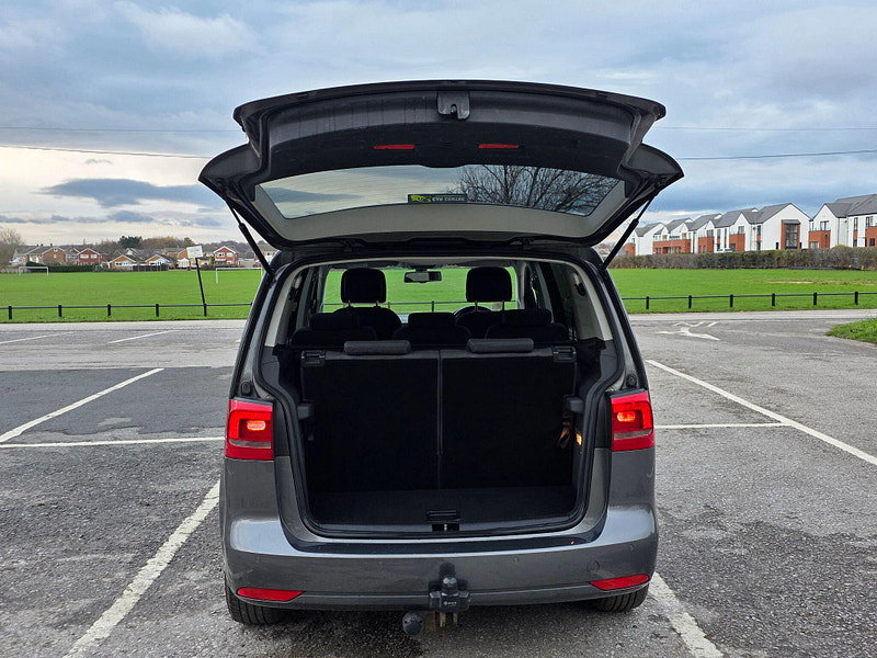 Volkswagen Touran 2.0 TDI BlueMotion Tech SE DSG Euro 5 (s/s) 5dr