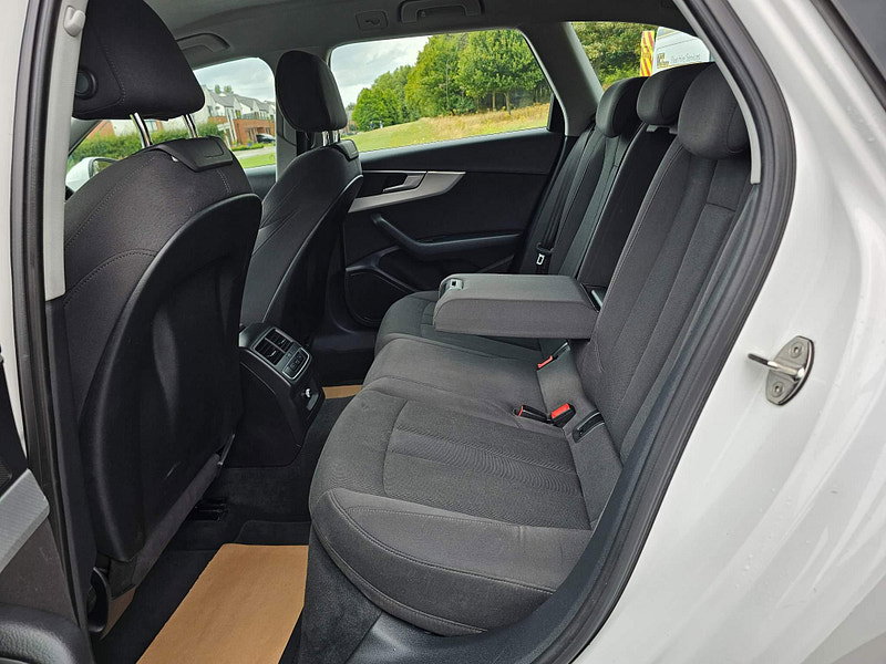Audi A4 Avant 2.0 TDI ultra Sport Euro 6 (s/s) 5dr