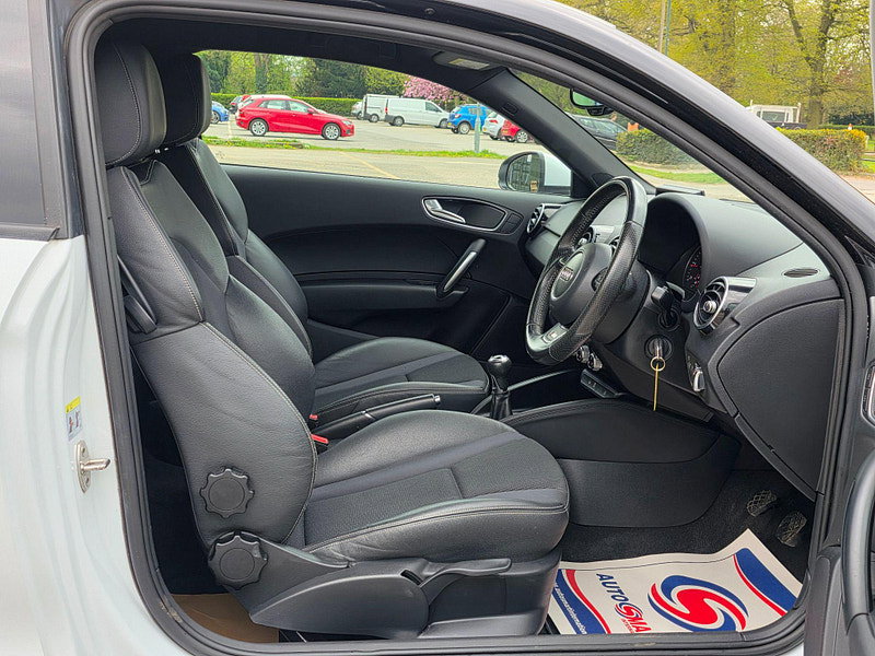 Audi A1 2.0 TDI Black Edition Euro 5 (s/s) 3dr